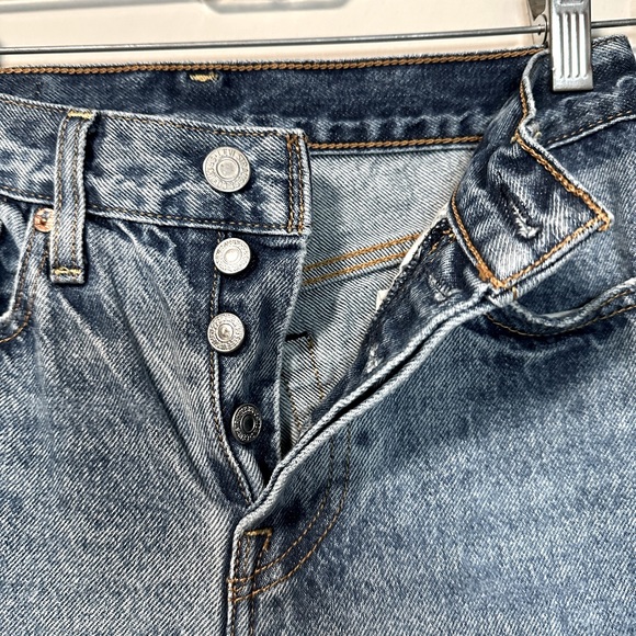 Vintage Blue Distressed Multi Button Levi’s Size 24 - Picture 3 of 5